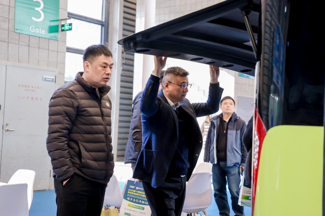 福田歐輝亮相上海客車展，以智能創(chuàng)新引領(lǐng)交通新時代(圖7)